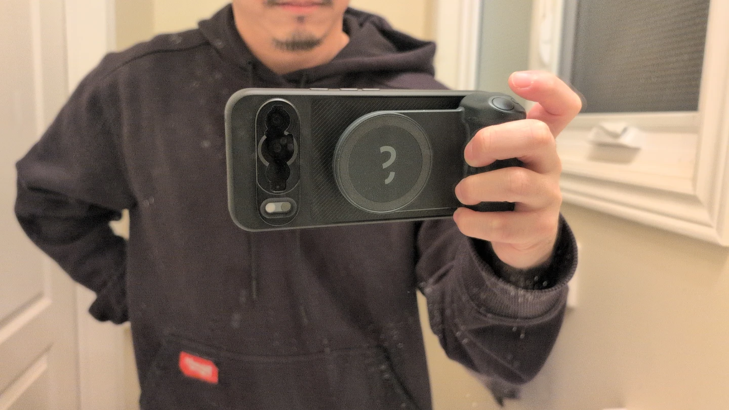 ShiftCam SnapGrip Magnetic Phone Camera Grip