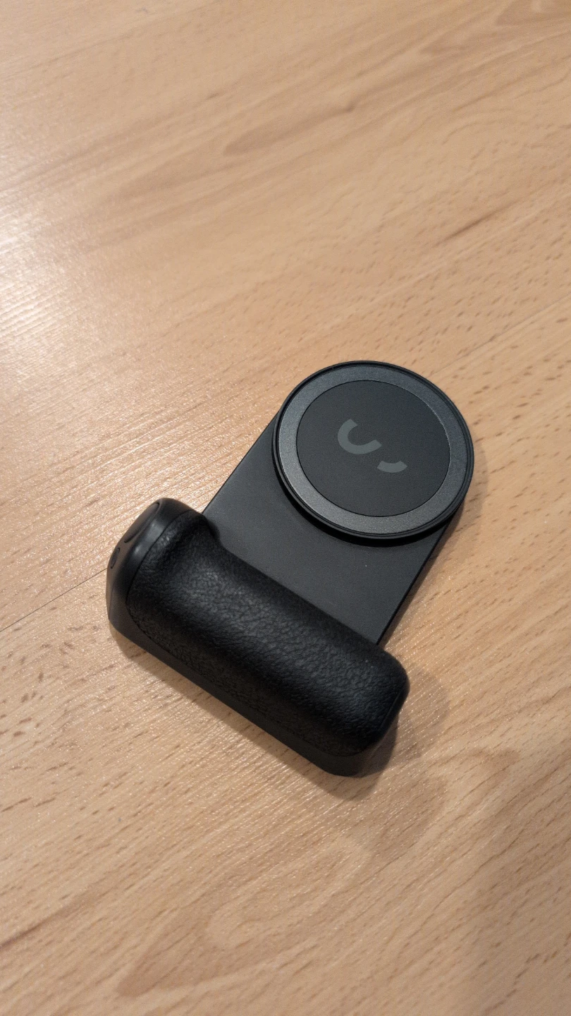 ShiftCam SnapGrip Magnetic Phone Camera Grip - photo 2
