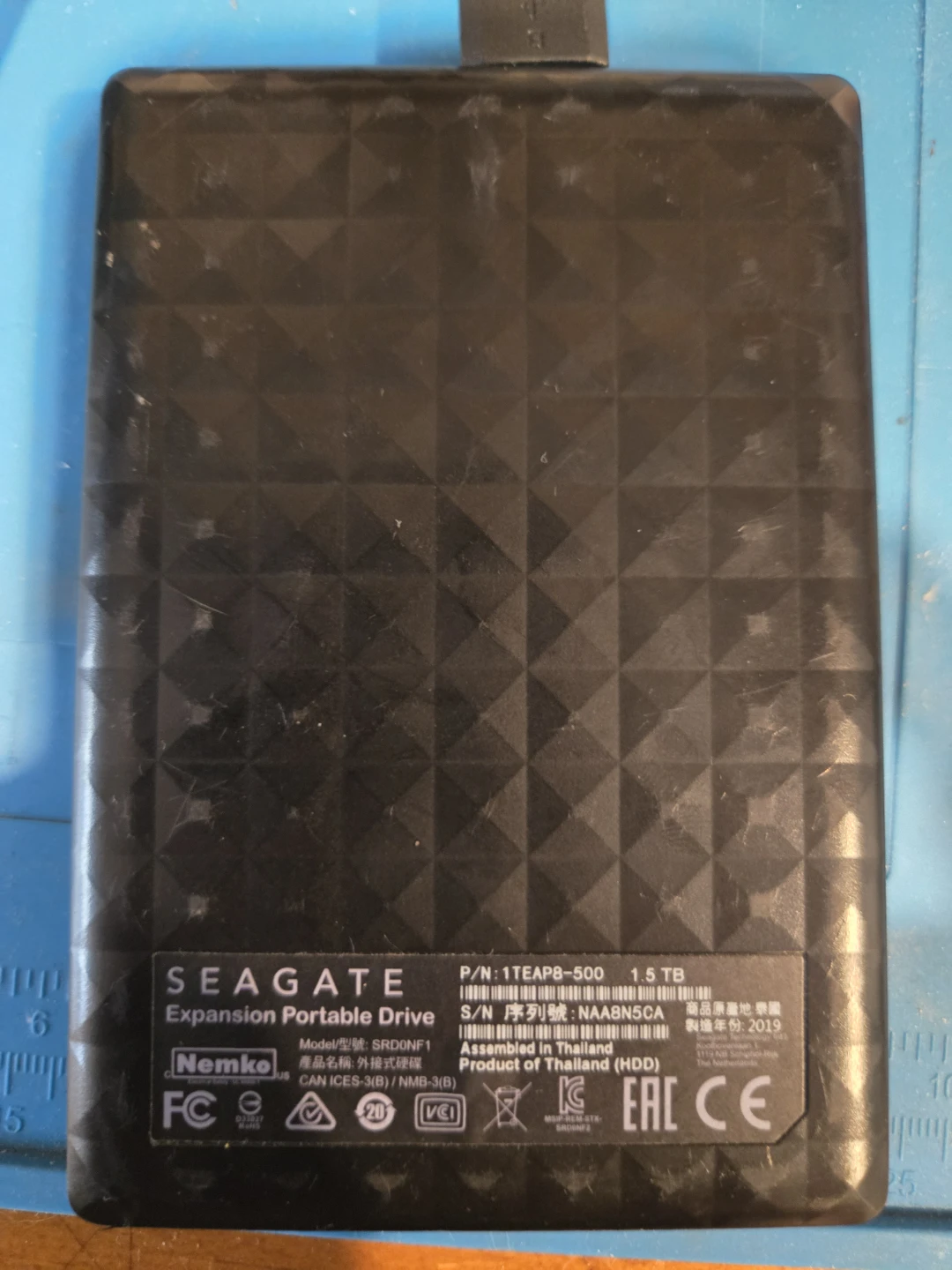 Seagate 1.5 terabytes portable hardrive - photo 2