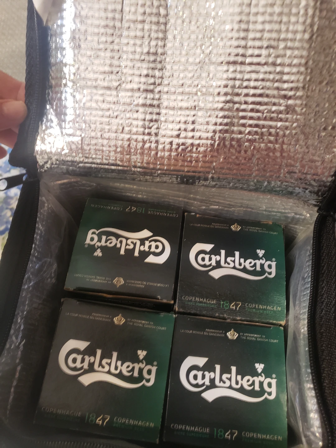 Carlsberg Beer Glasses (4 Pack) with Cooler Bag - photo 3