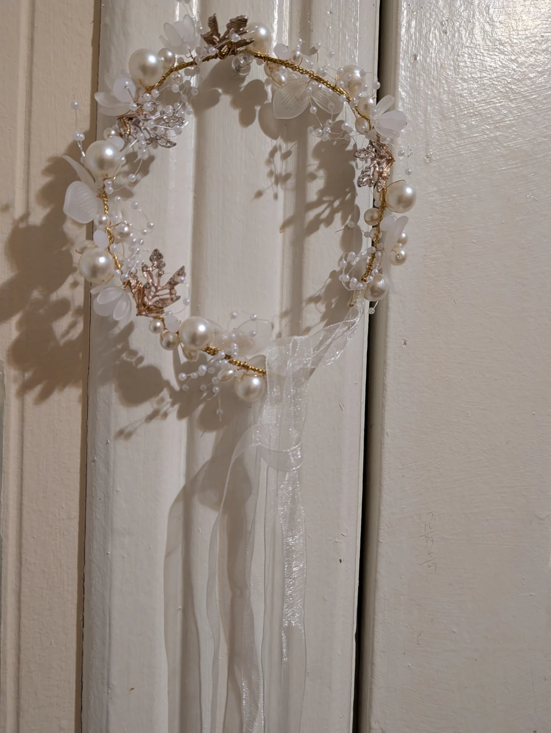 White Pearl Flower Hair Wreath with Ribbon🏆 - photo 2