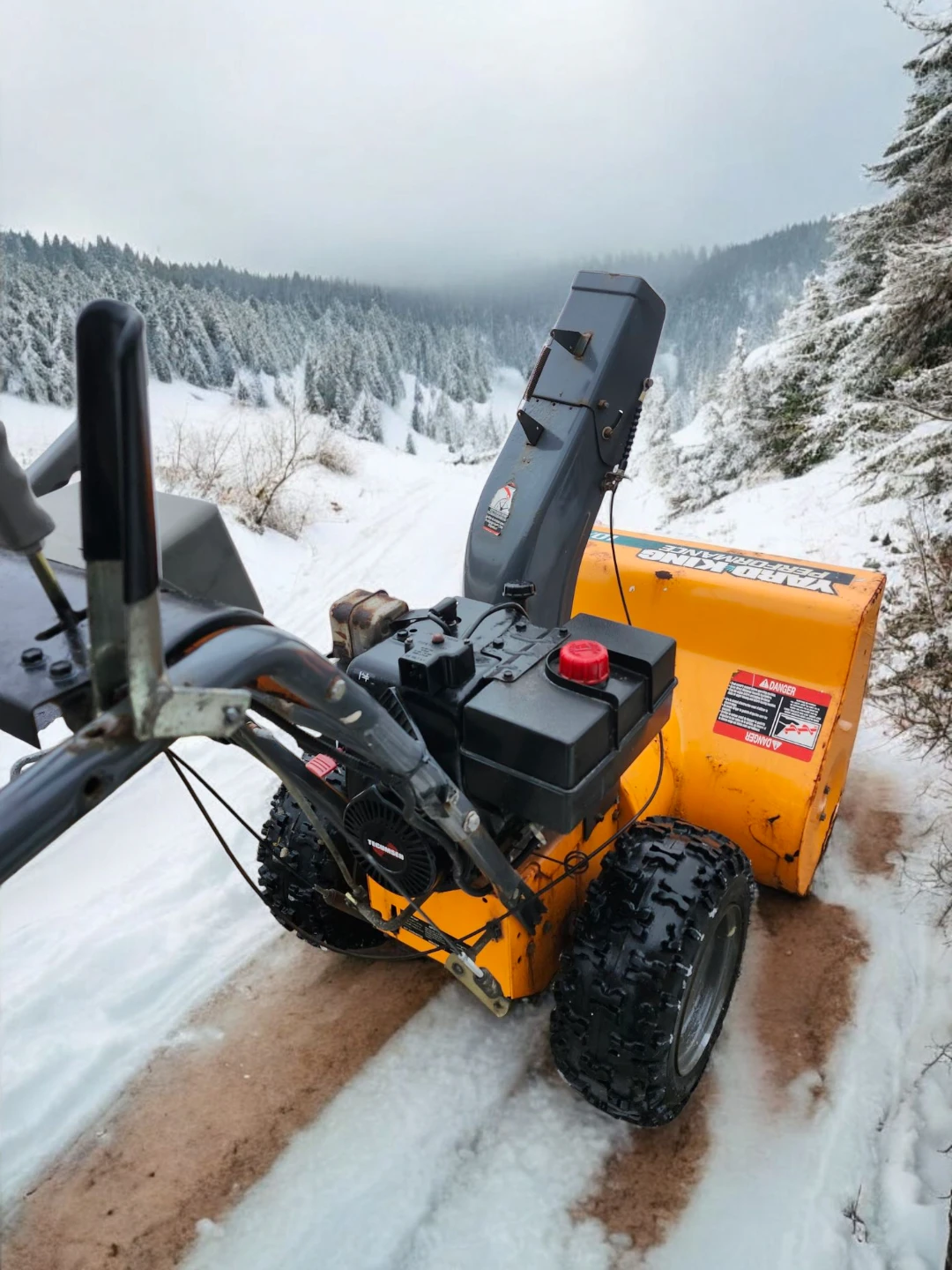 Comercial 10Hp 29" Snowblower  Carbur tuneup fresh oil change - photo 2