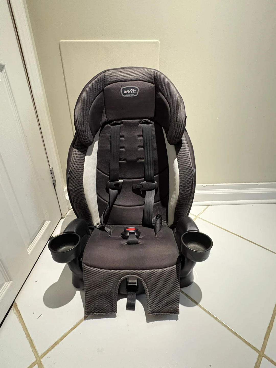 Evenflo Chase Plus Huron Booster Car Seat - photo 2