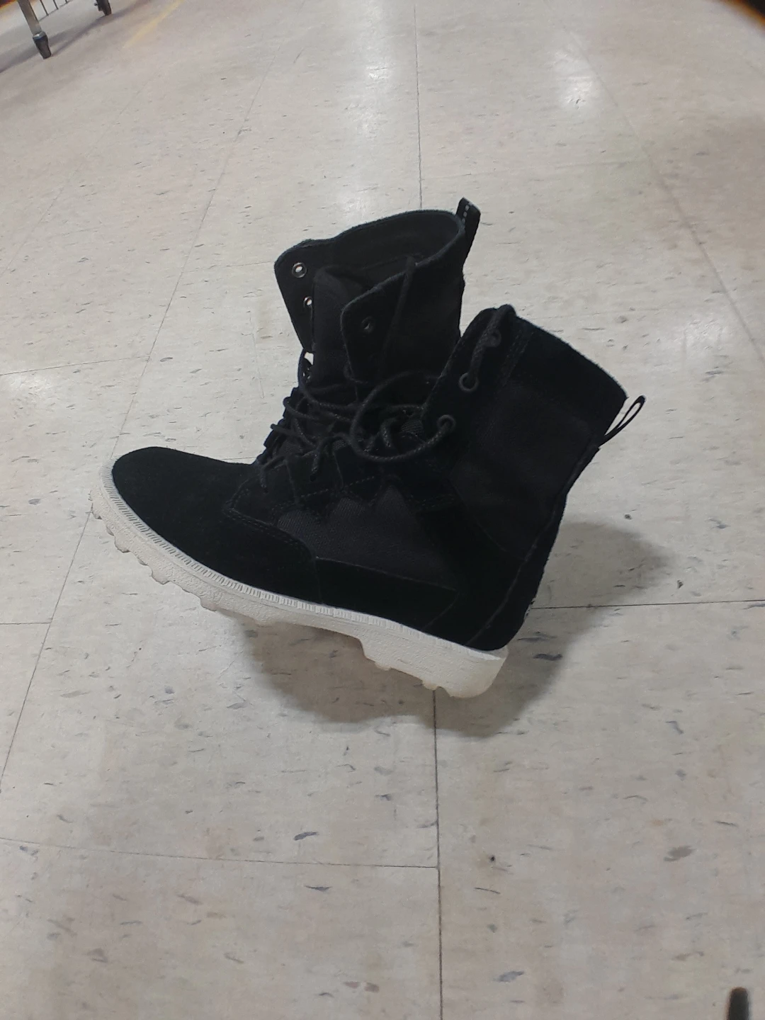 Black Sorel Boots Women's Size 7.5 - photo 5
