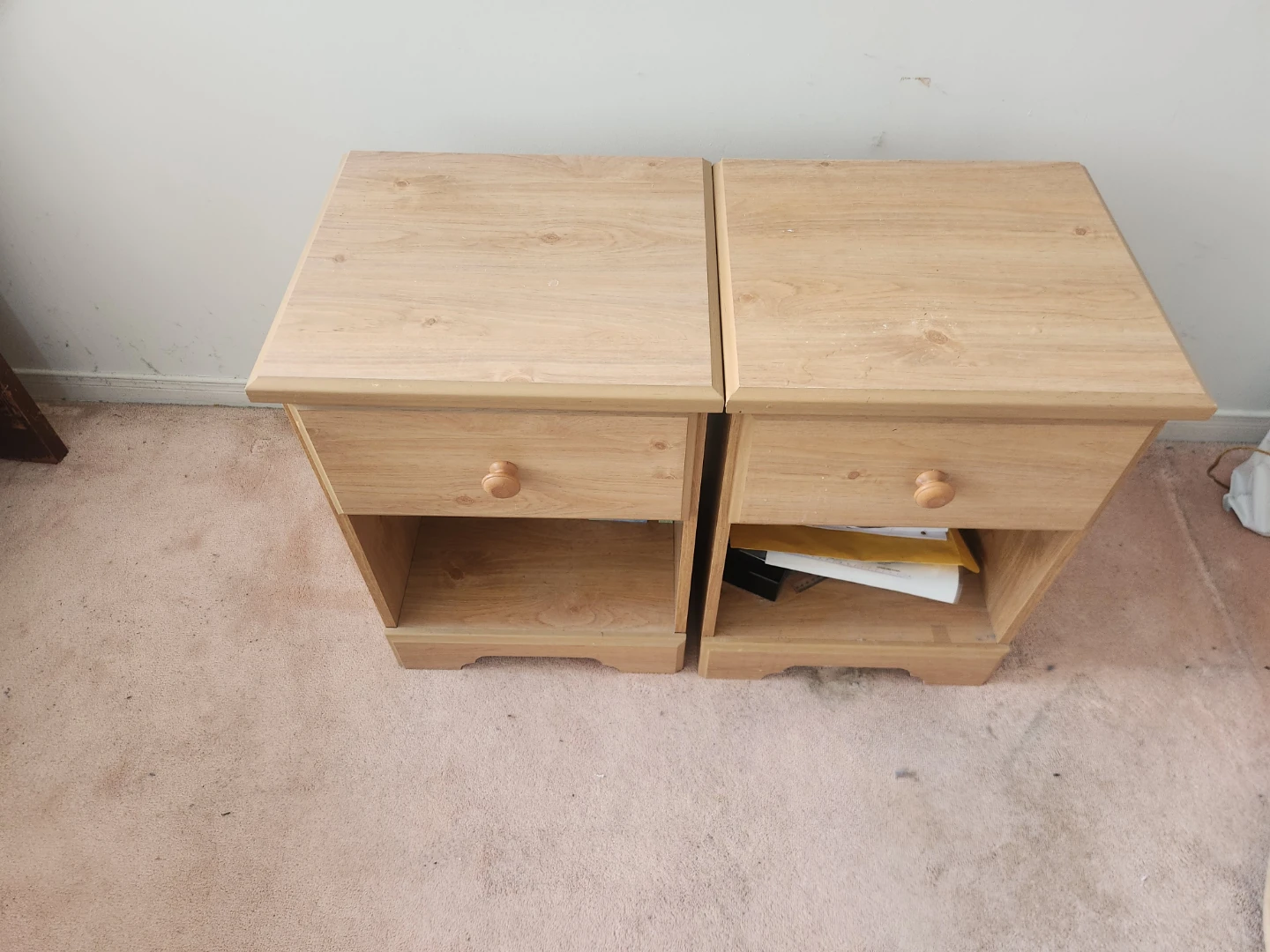Set of 2 Light Wood Nightstands
