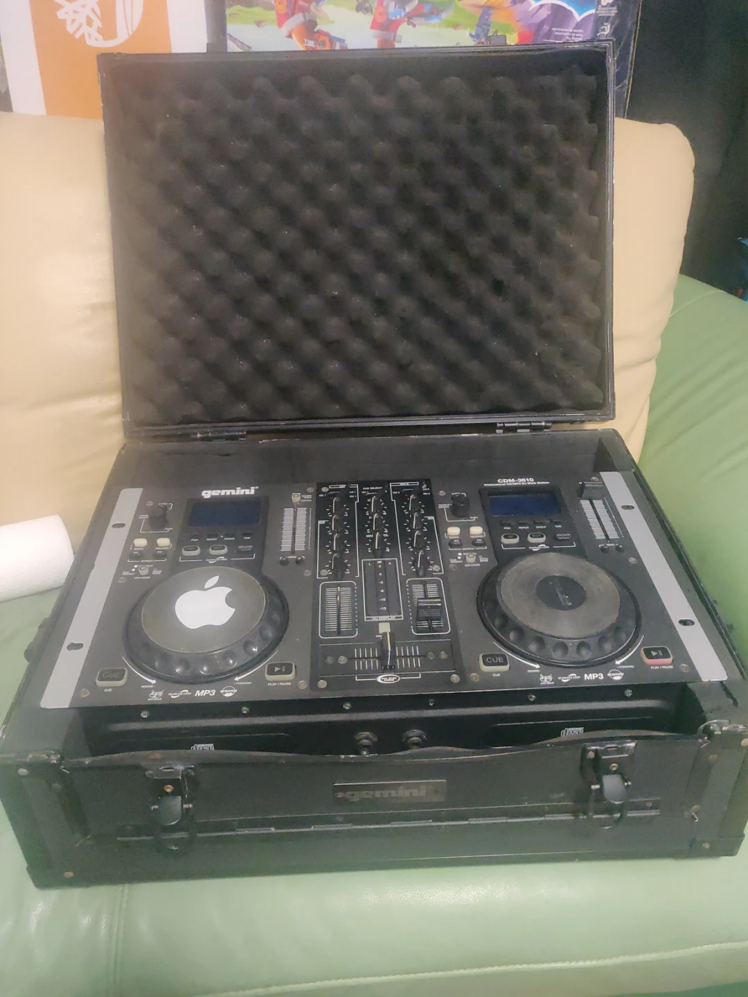 Gemini CDM-3610 Professional CD/MP3 DJ Workstation with case - photo 3