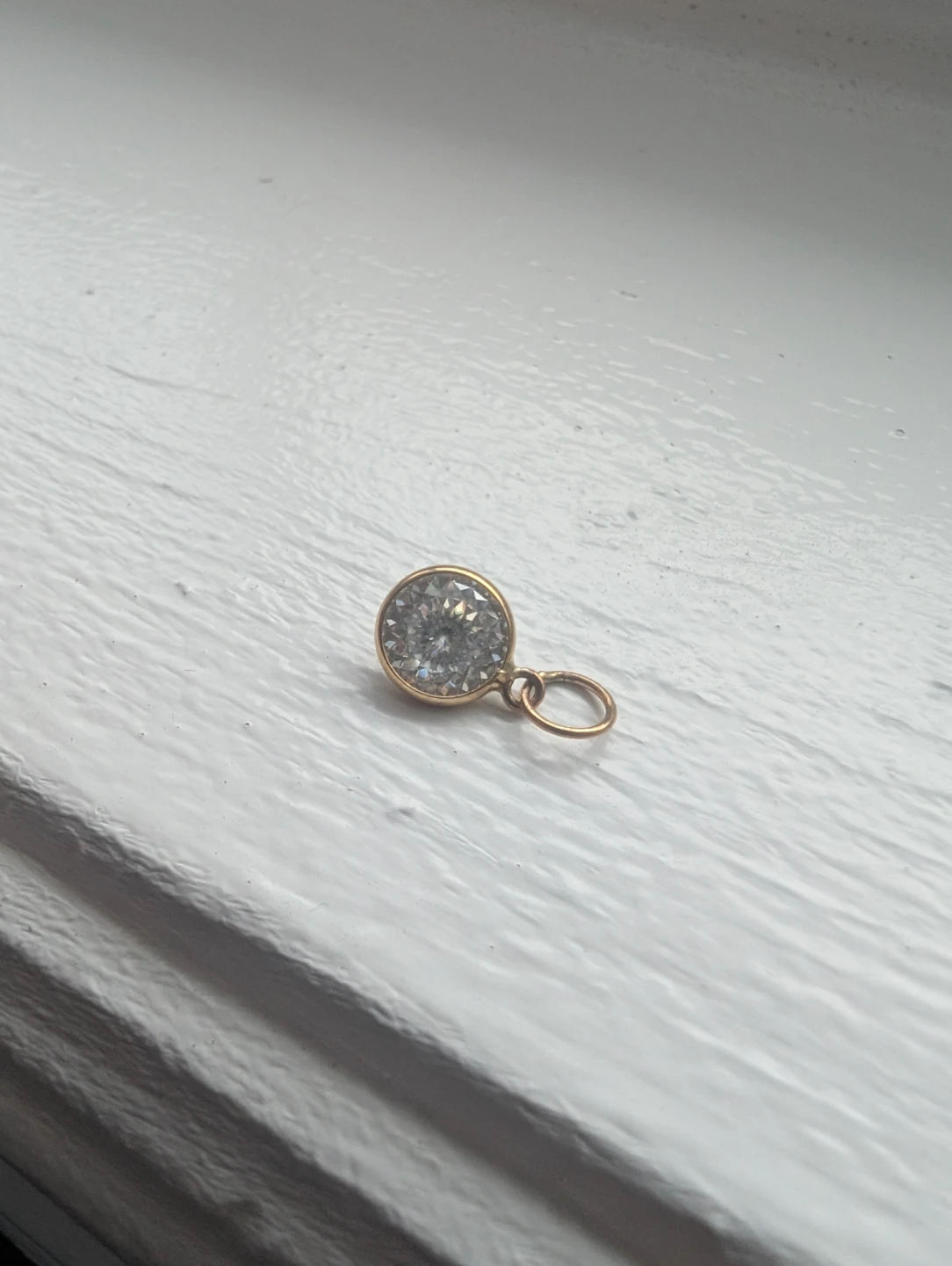 Brand New 10KT Gold Moissanite Necklace Pendant For Sale - photo 3