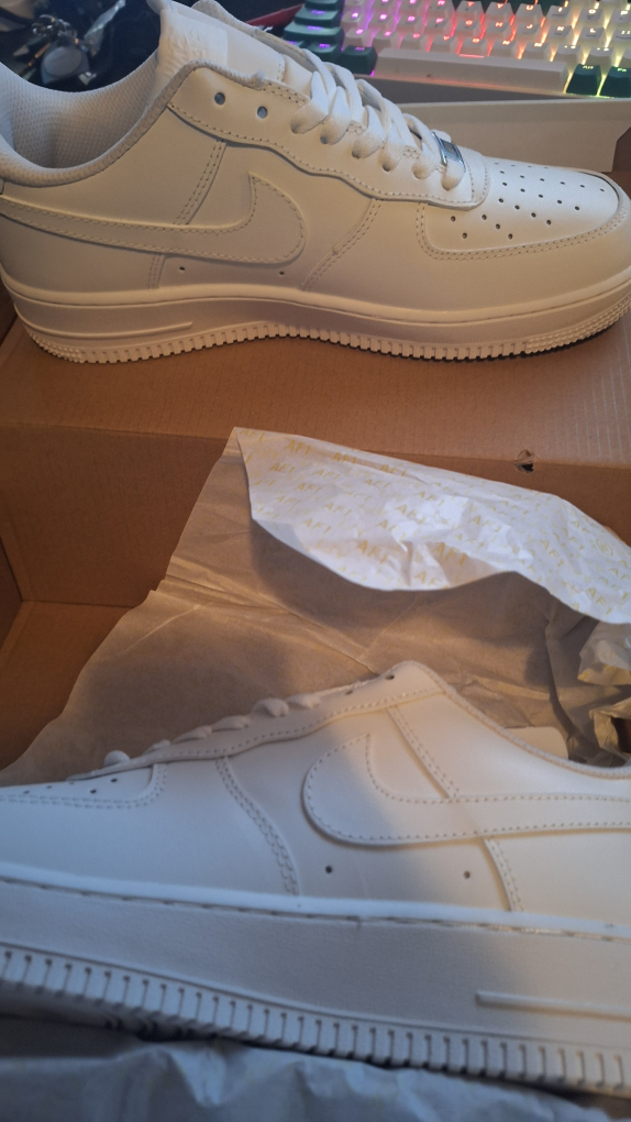 white Air Force 1 - photo 2