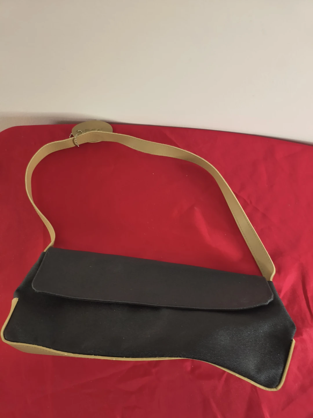Black clutch purse with beige strap - photo 2