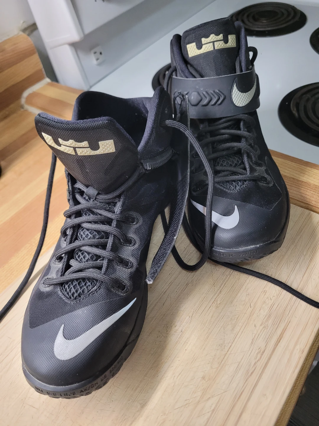 Nike LeBron Soldier IX Basketball Shoes - Black - Size 10