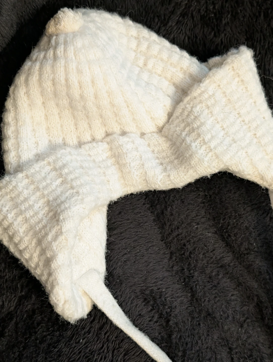 Toddler White Knitted Trapper Hat with Ties 🥕 - photo 2