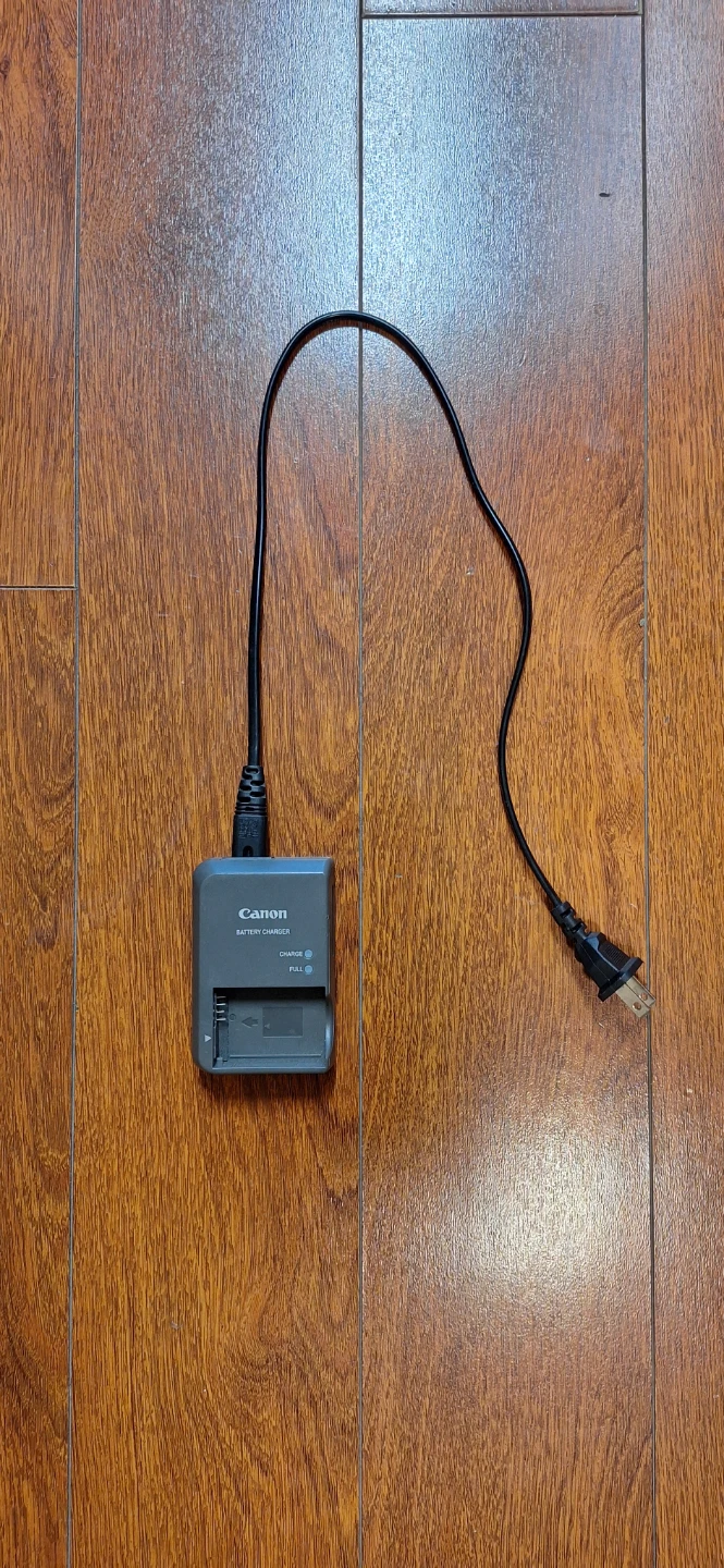 Canon CB-2LZE Battery Charger