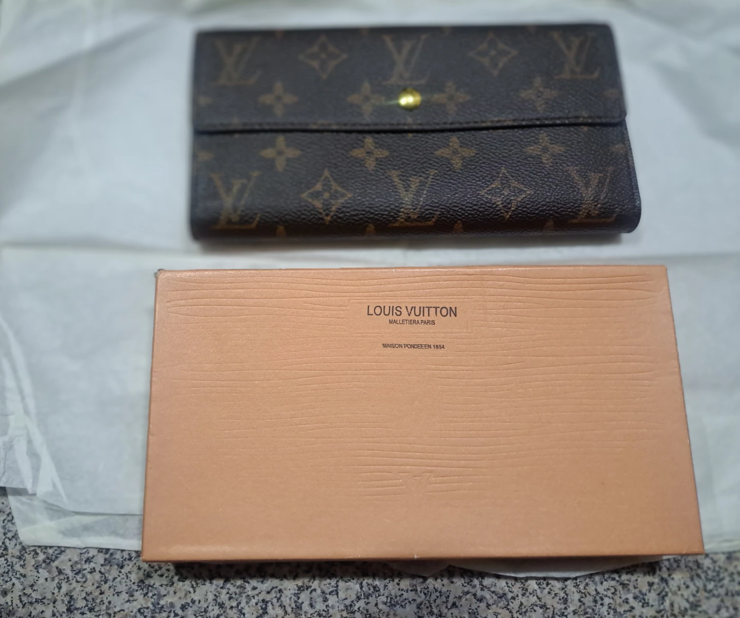 Louis Vuitton "Monogram" Wallet - photo 2