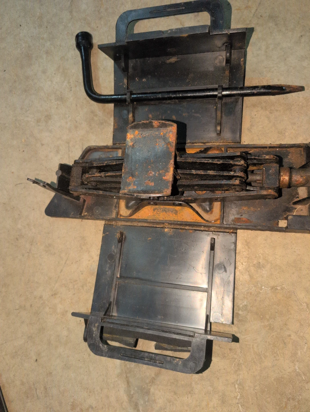 Vintage Scissor Jack with Handle - photo 3