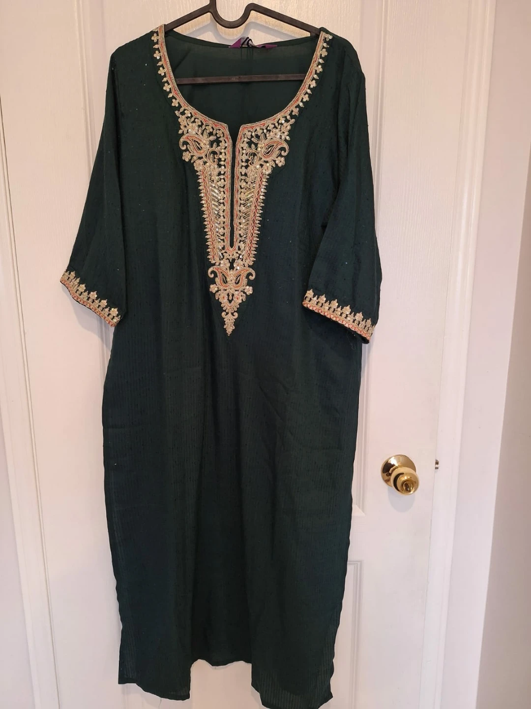 Perfect for Eid!! Salwar Kameez set.