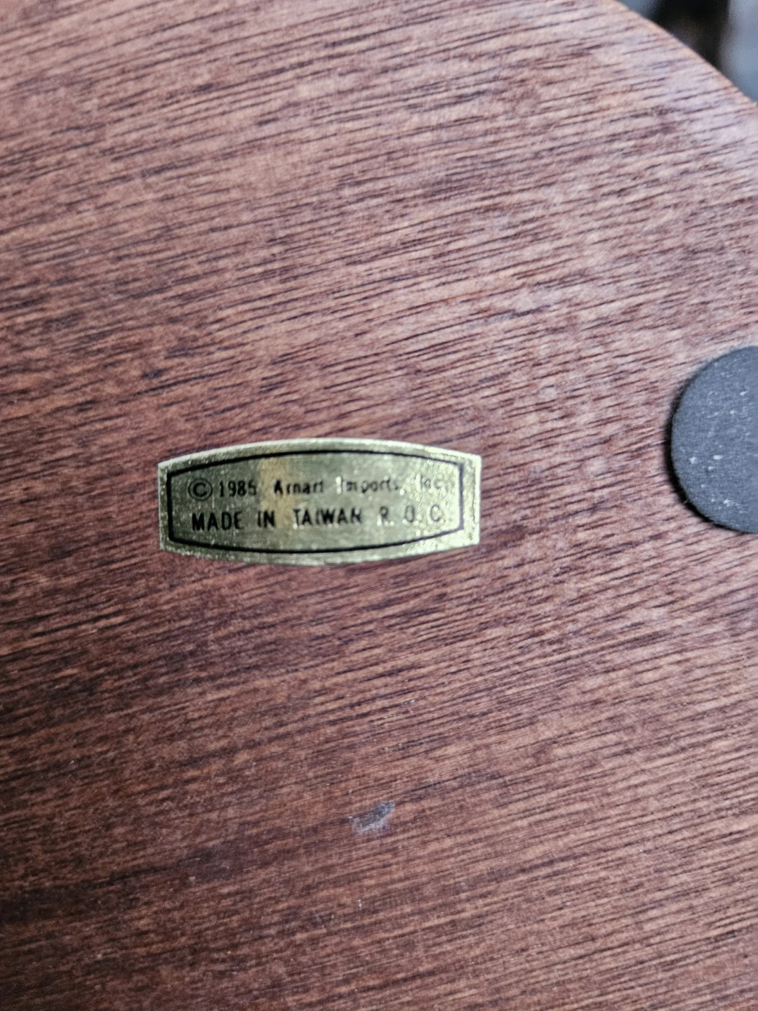 Victorian Women Looking in Mirror Figurine - photo 3