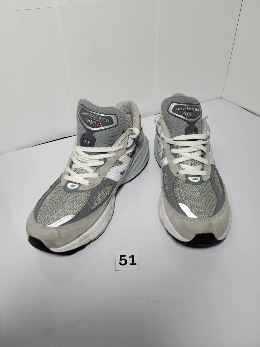 New Balance 990v6 Made in USA Grey Running Shoes, size 9,5 (51)