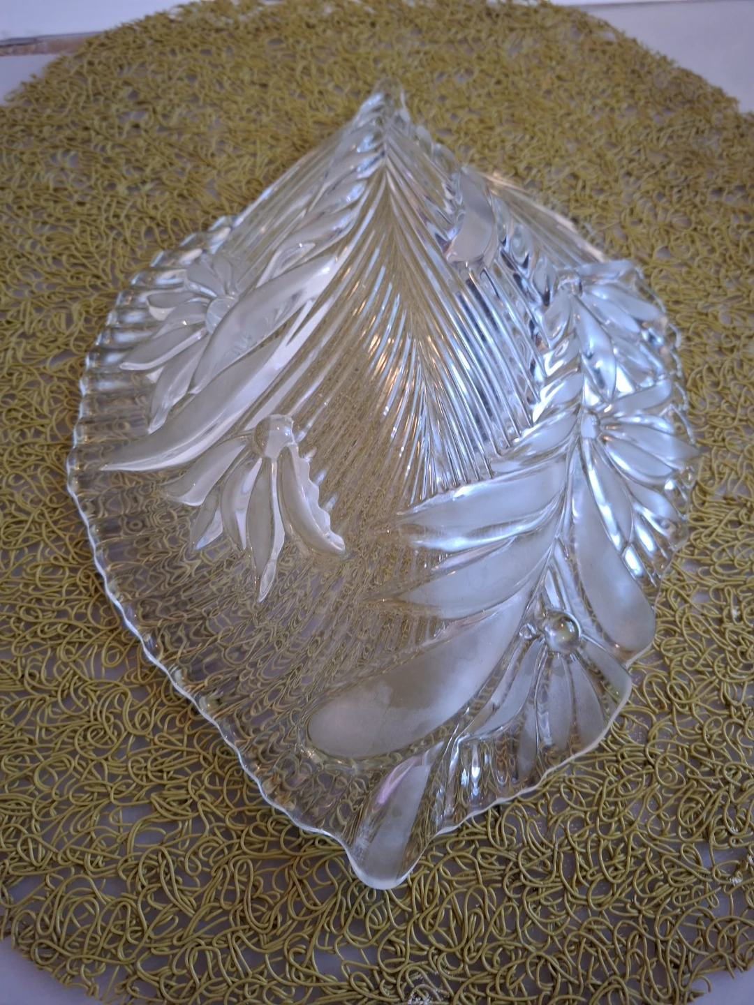 Clear Glass Serving Platter with Floral Design🏆 - photo 3