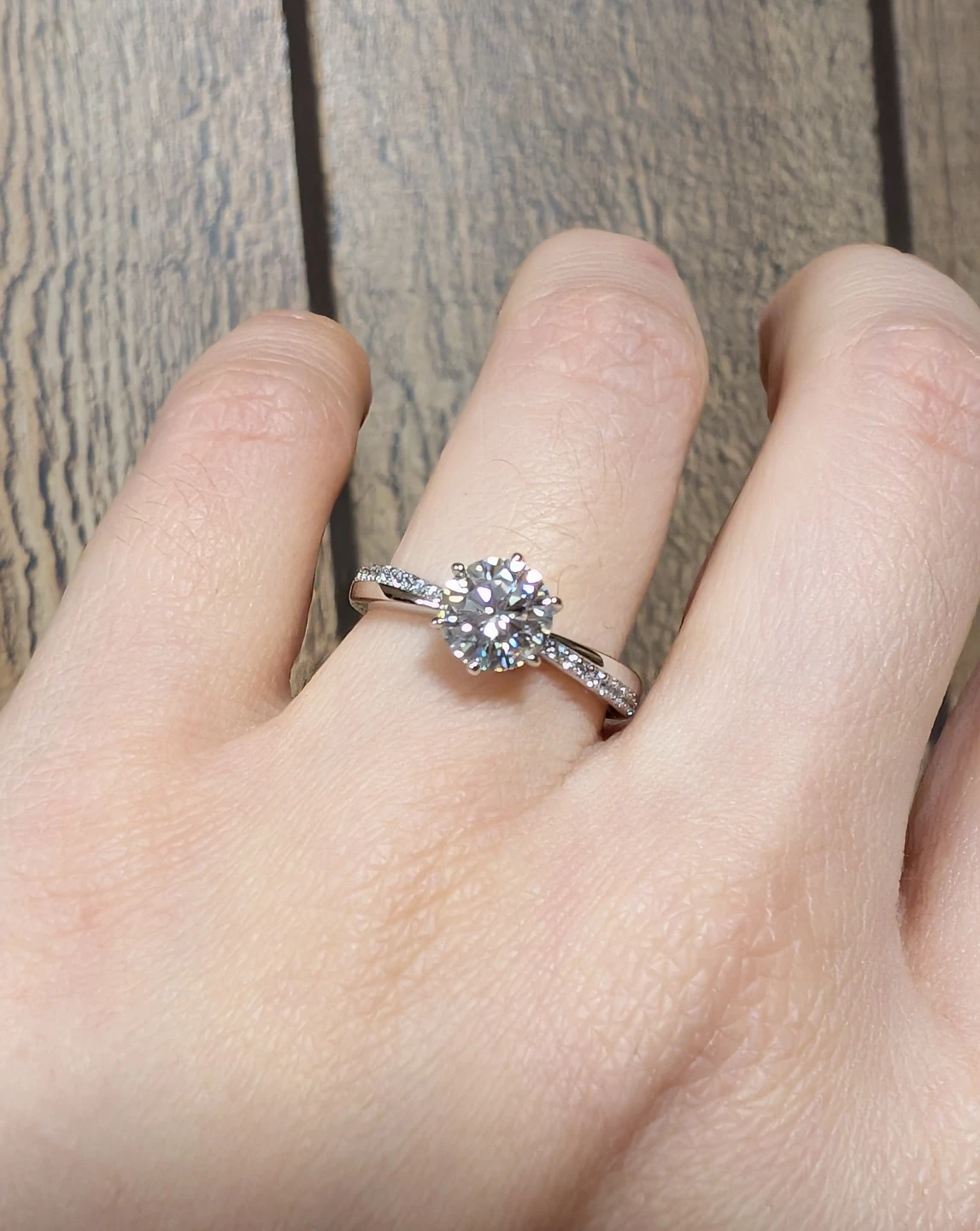 1.0ct Moissanite Diamond Ring D VVS1 Round Brilliant