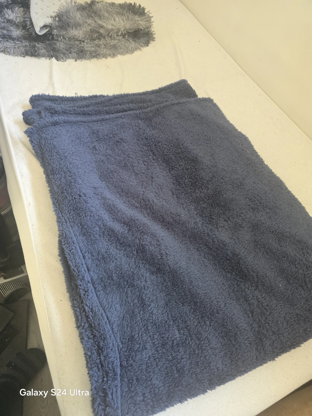 Navy Blue Plush Throw Blanket - photo 2