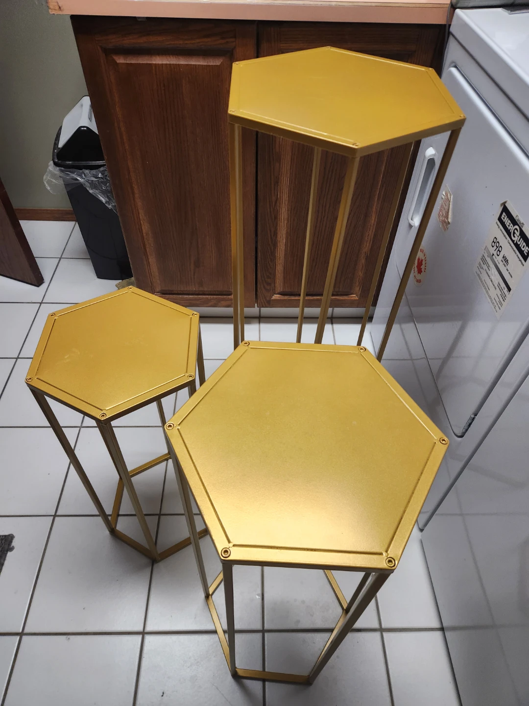 3 Nesting gold pedestals