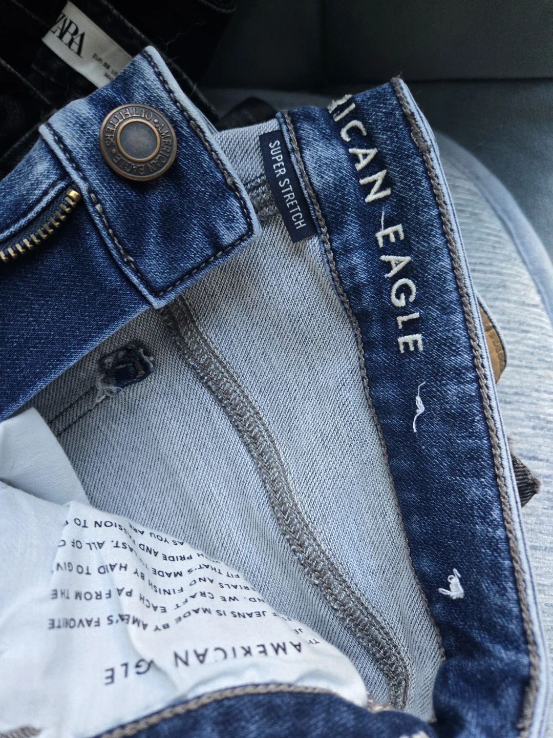 $10 three Women's Jeans (2 Zara, 1 American Eagle) - photo 3