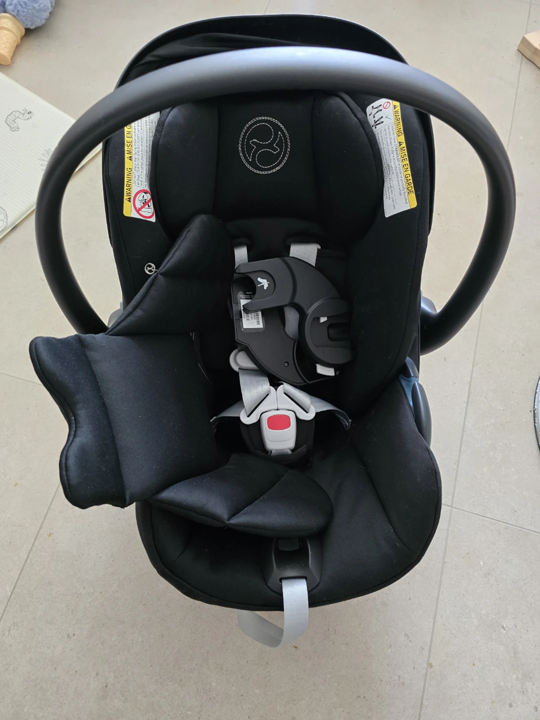 Cybex Cloud G Lux  Infant Car Seat+Extra Brand New Base! - photo 2