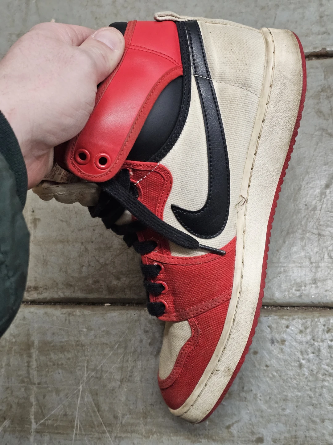 Used Nike Air Jordan 1 Mid Sneakers - photo 3