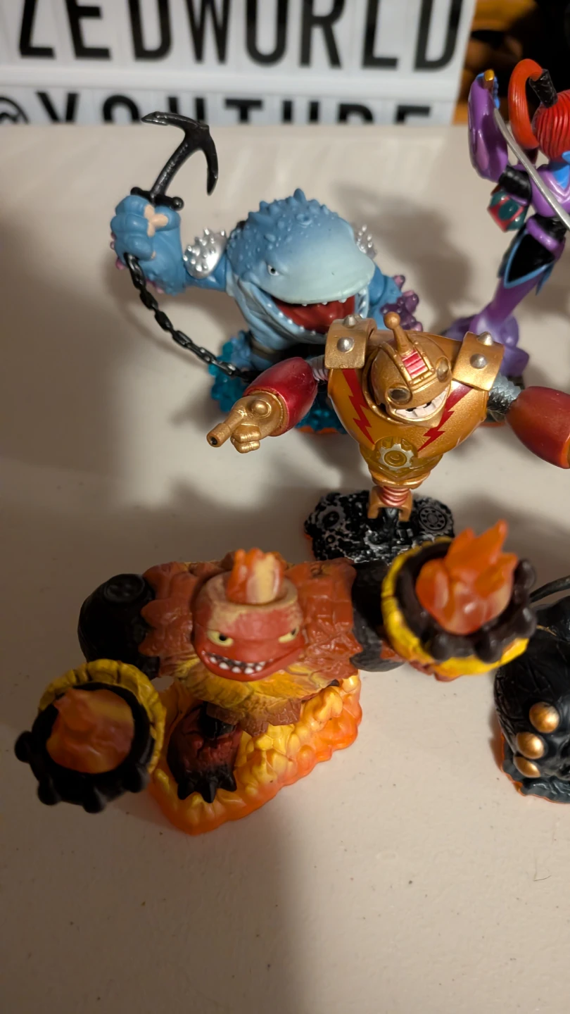 Skylanders Figures Bundle - photo 4