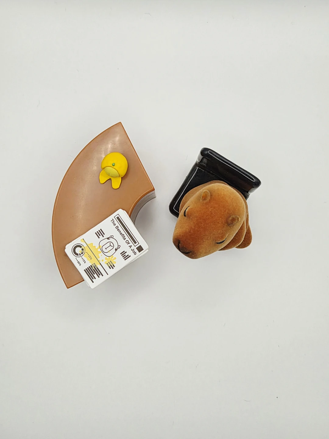 🏆Desk and Capybara Figure Set - photo 2