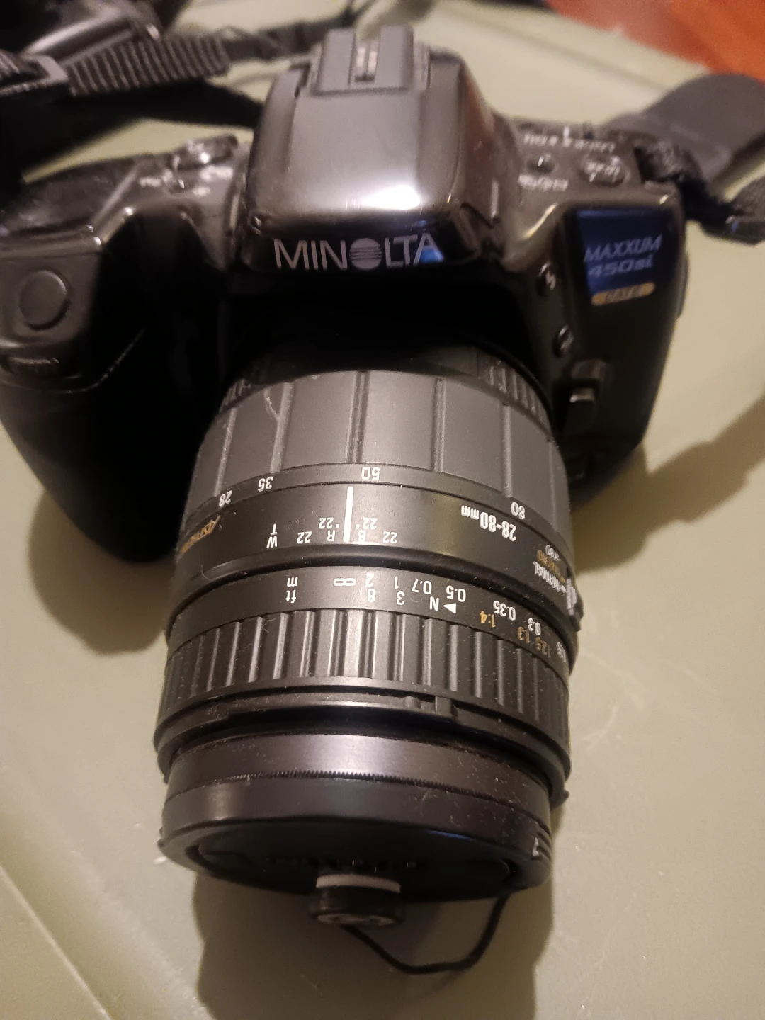 Minolta Maxxum 450si Camera with 28-100mm Lens