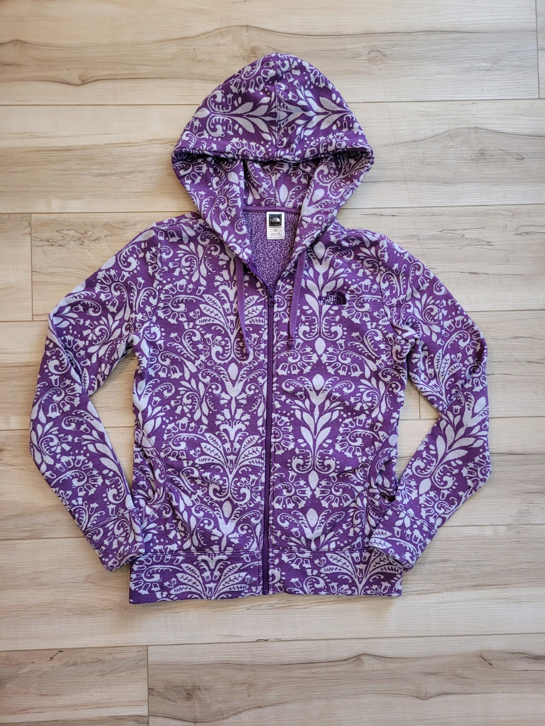 The North Face Women's Purple, White Paisley Hoodie Size M