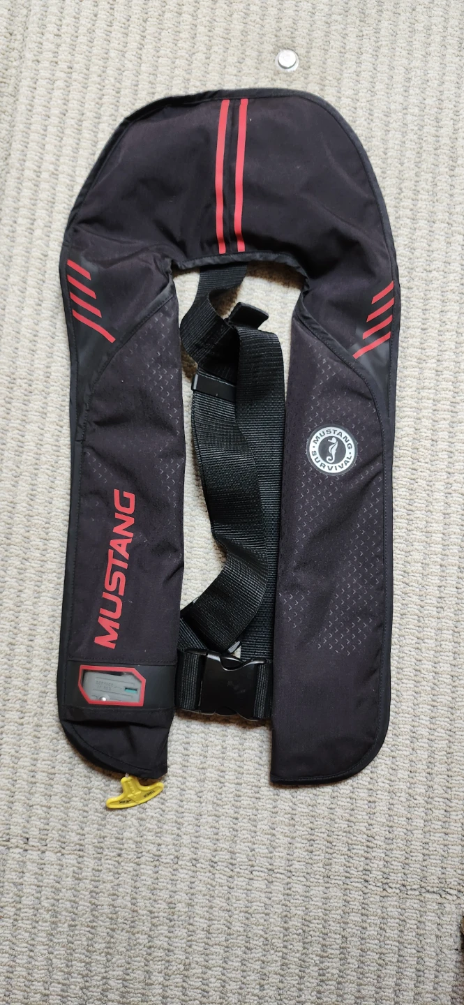 Mustang Survival MD2017 Adult Universal Inflatable PFD