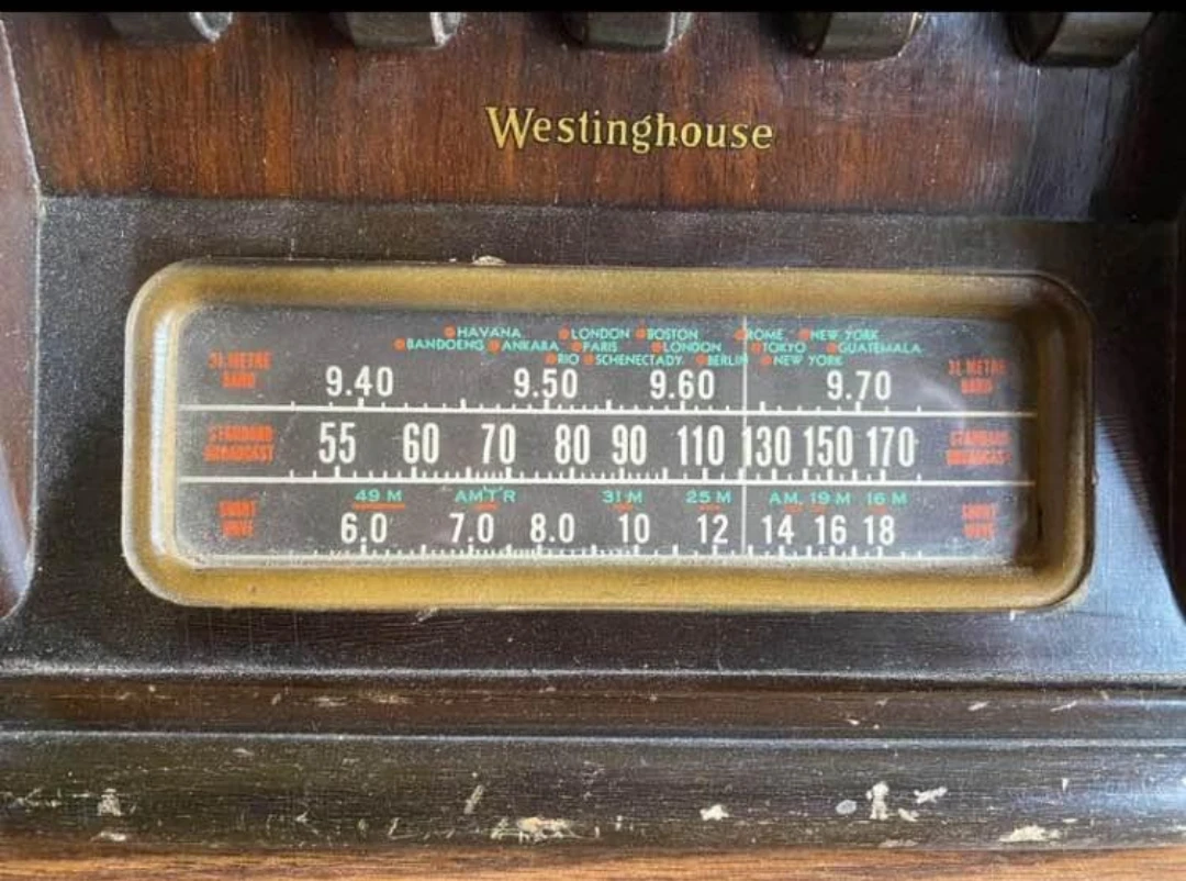 Vintage Westinghouse Radio - photo 2
