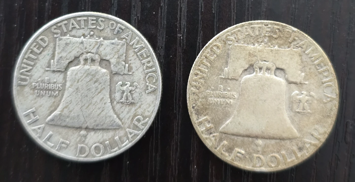Lot of (2) Benjamin Franklin 90% Silver Half $  1951 D & 1953 S - photo 3