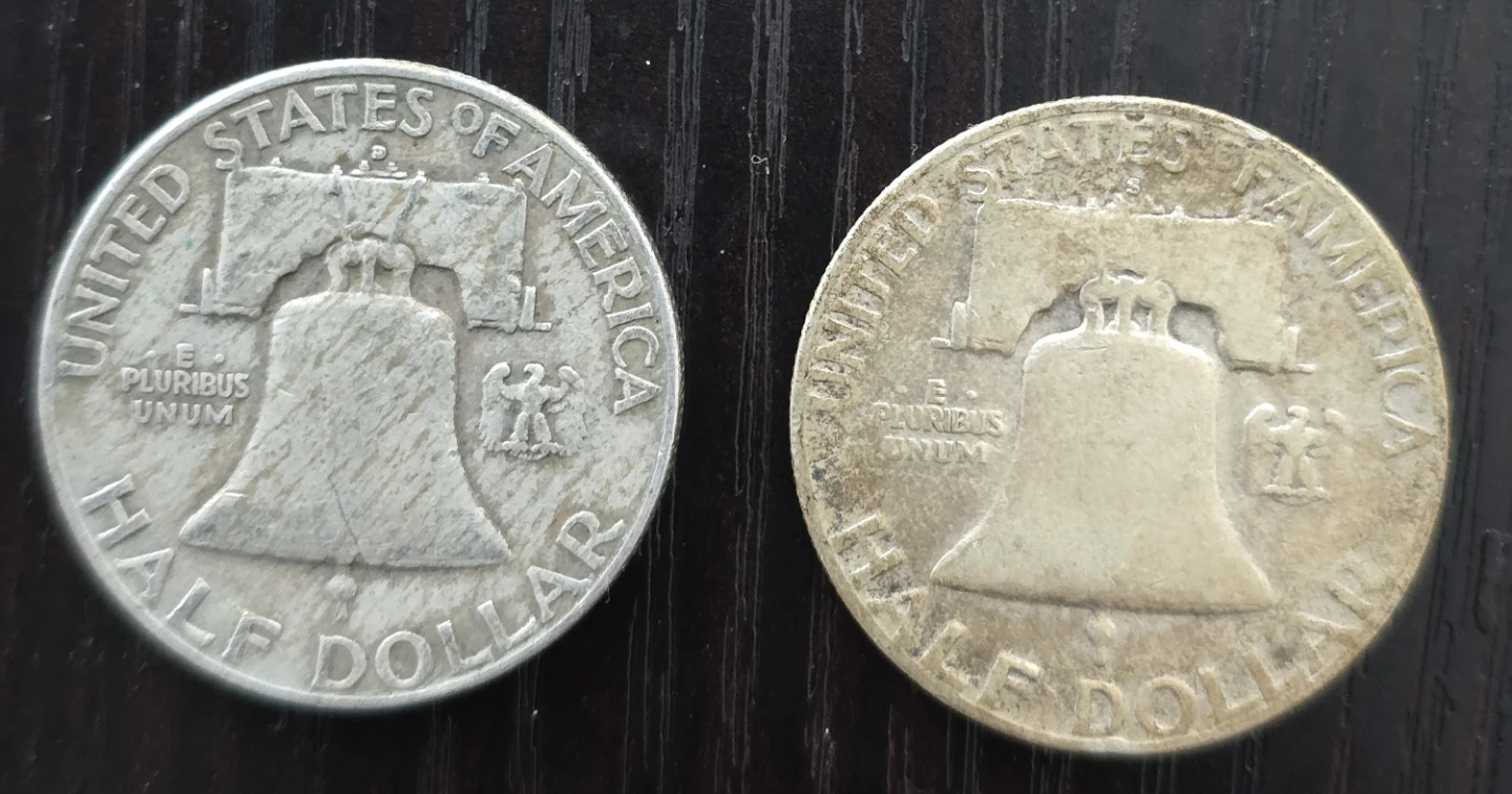 Lot of (2) Benjamin Franklin 90% Silver Half $  1951 D & 1953 S - photo 4