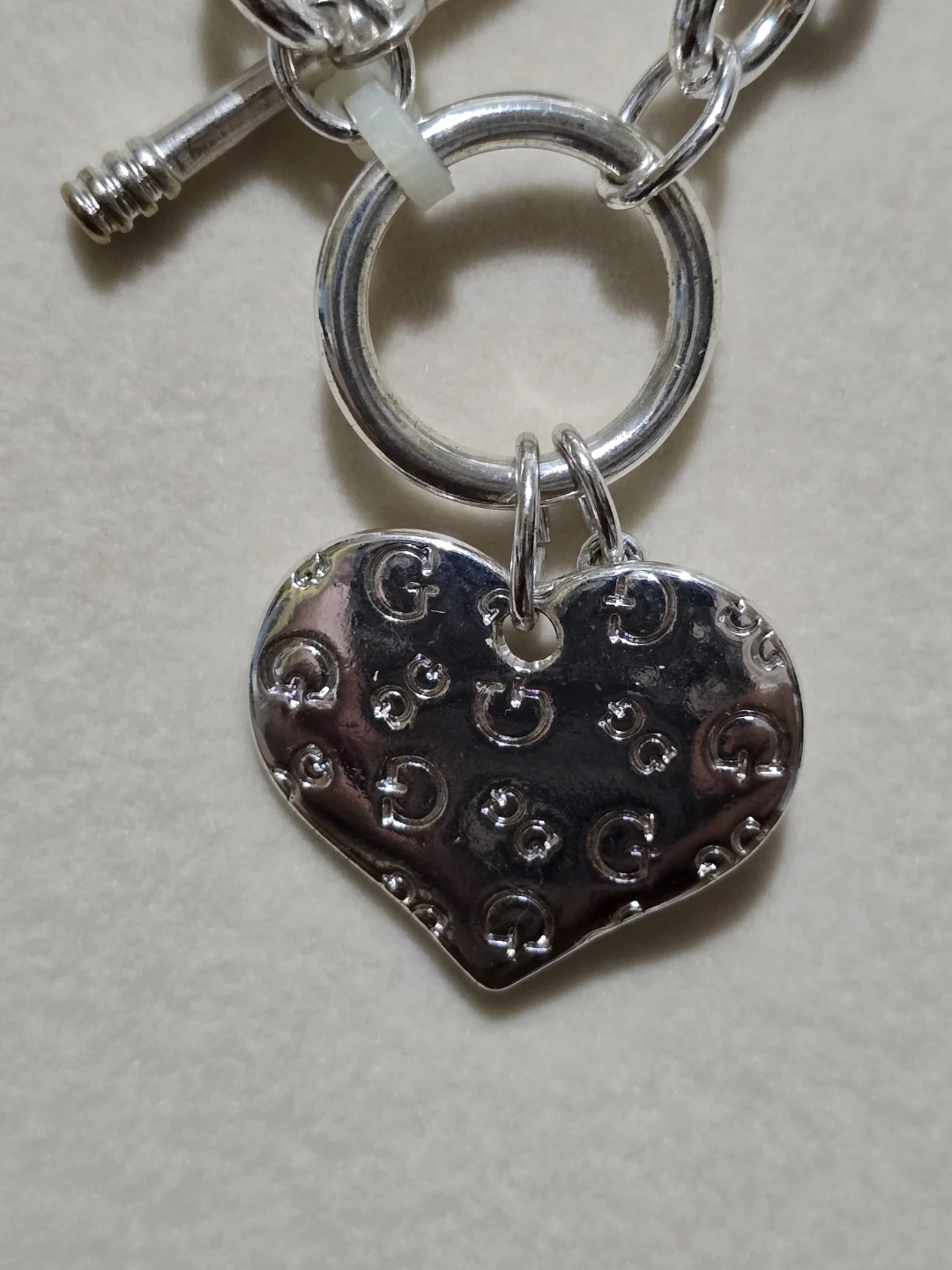 Guess Silver Tone Toggle Necklace with Heart Charm - photo 4