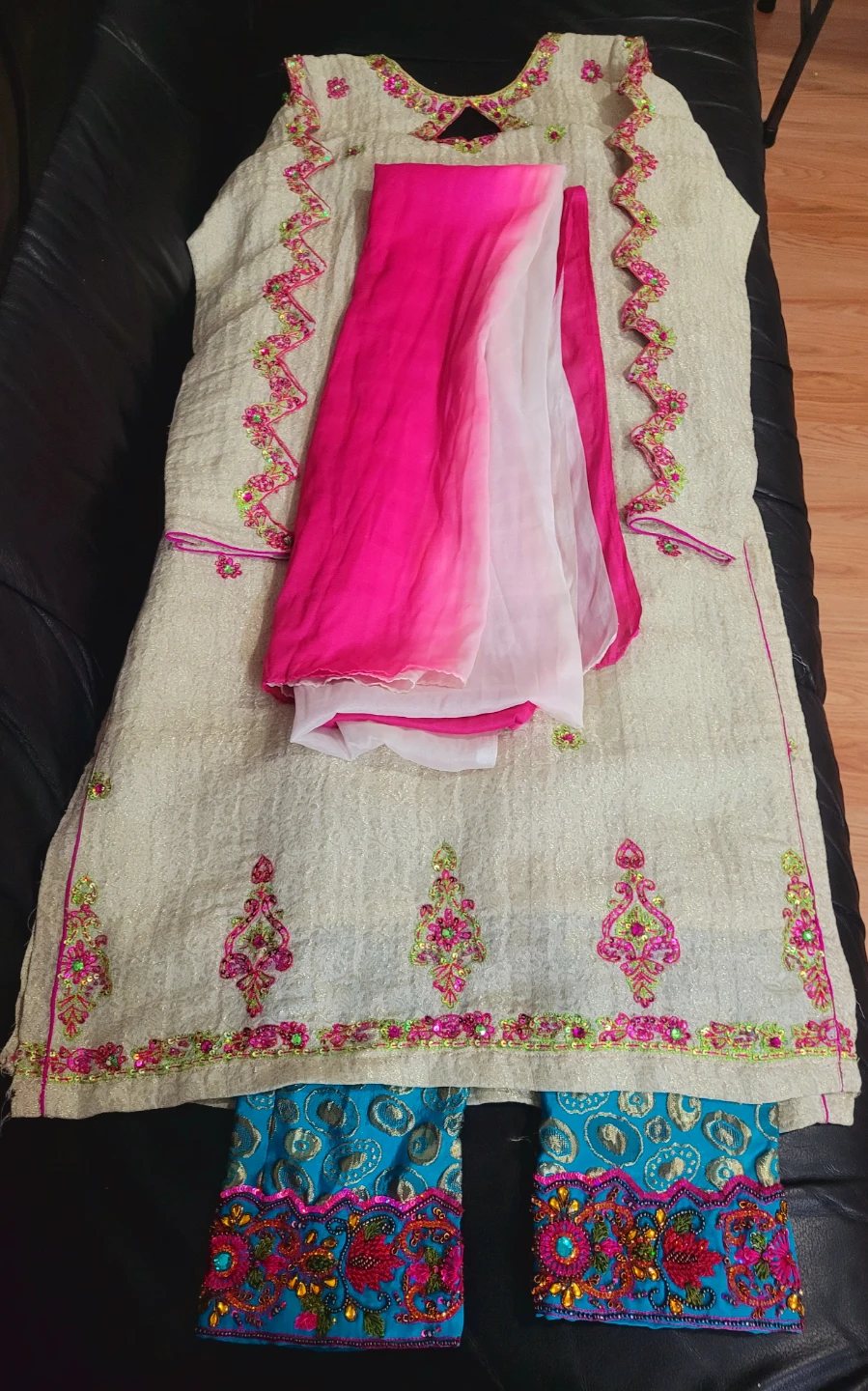 Assorted Pakistani Salwar Kameez Outfits - photo 5