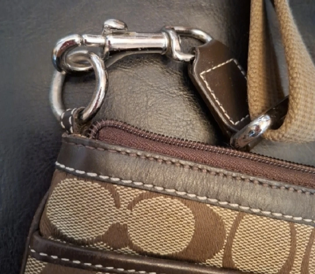 Coach Signature Canvas Crossbody Bag - photo 4