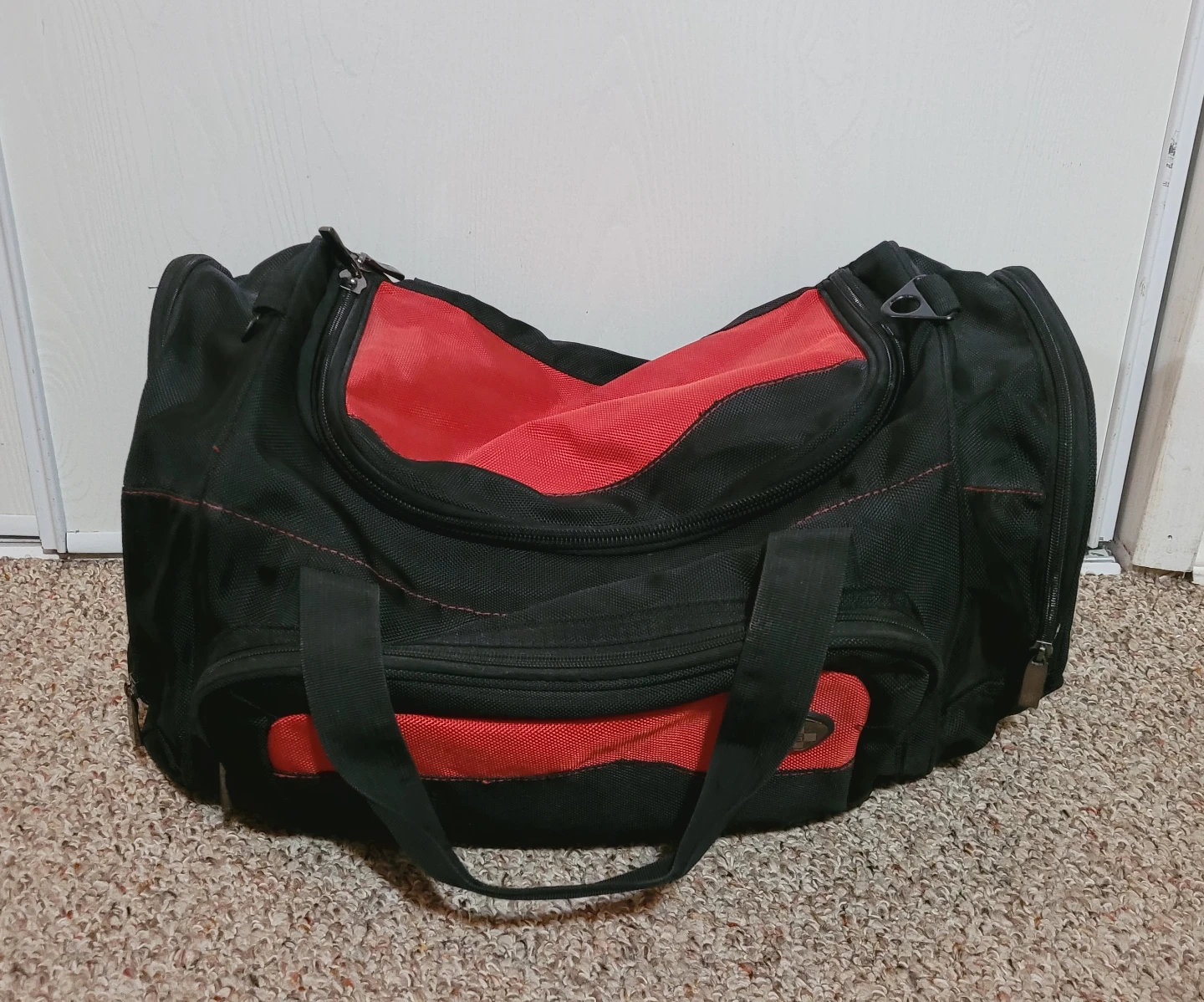 Swiss Gear Duffle / Gym Bag