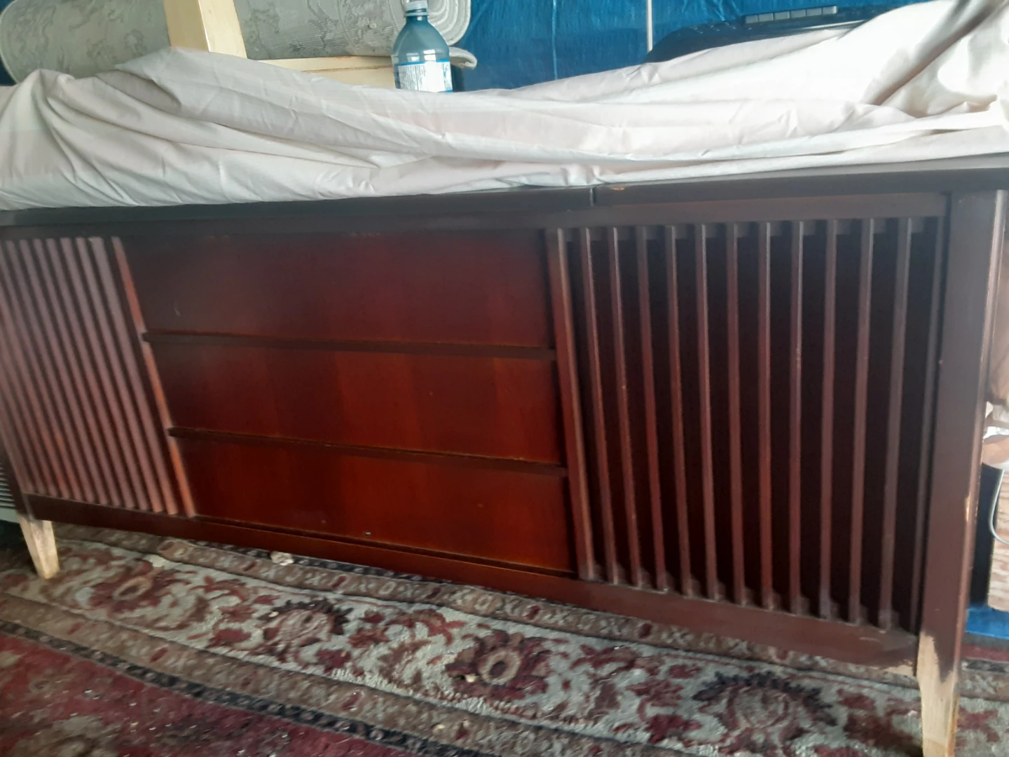 Wooden Refinished console Stereo 🥕