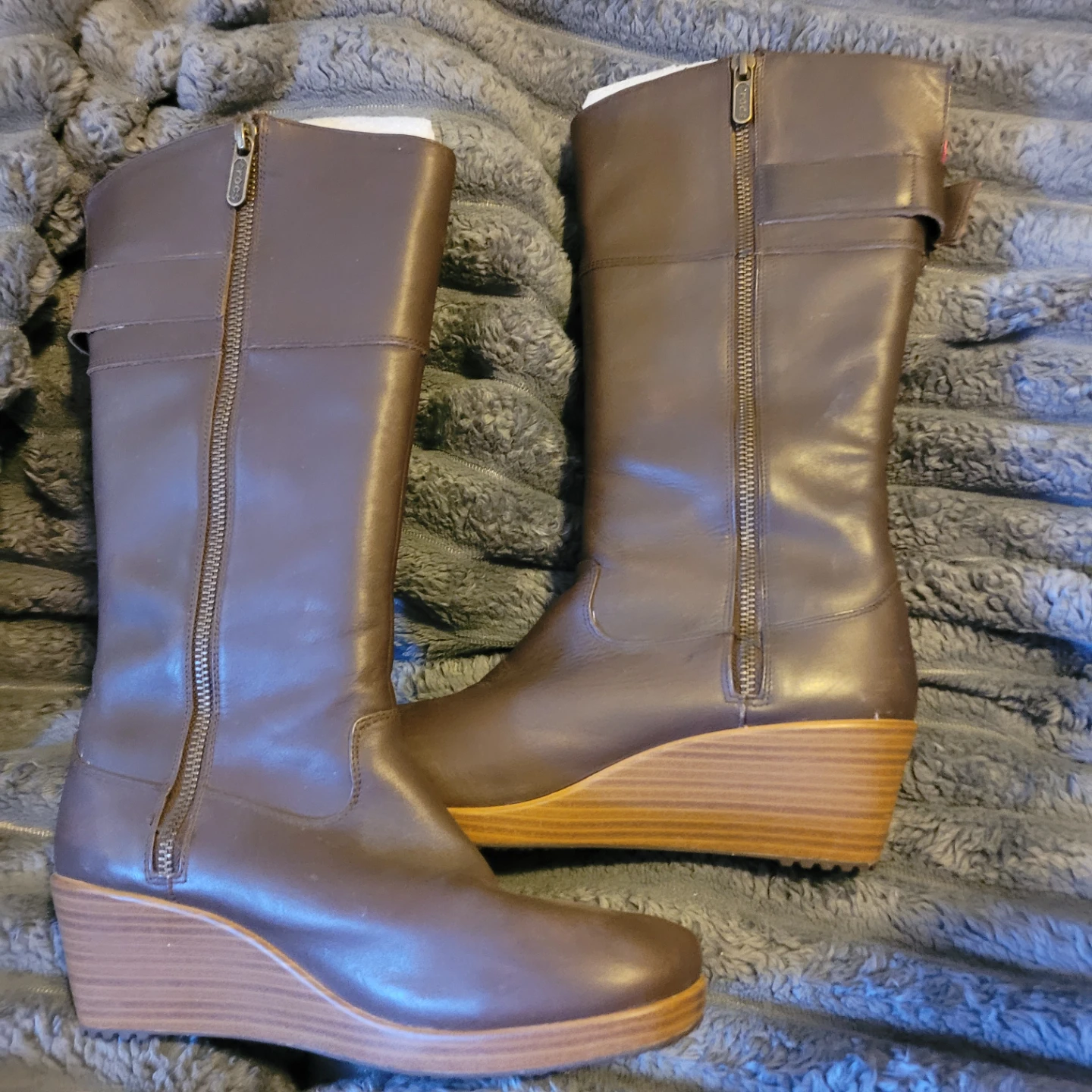 W8.5Crocs Brown Leather like Wedge Boots - photo 2