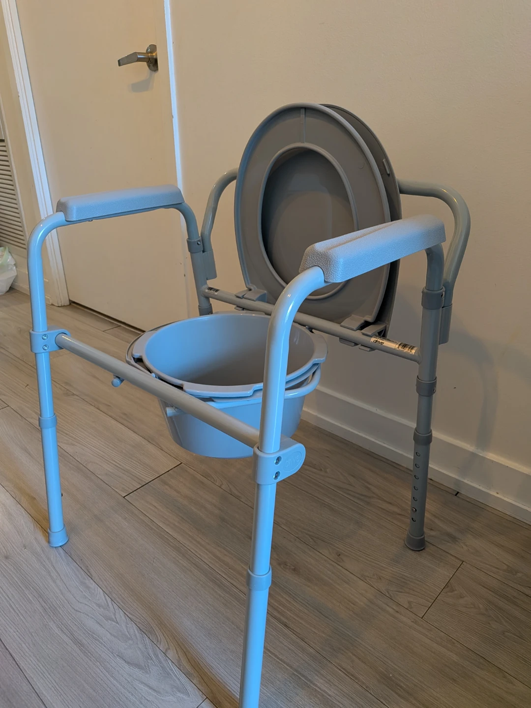 Non-used Commode Chair with Bucket - photo 2