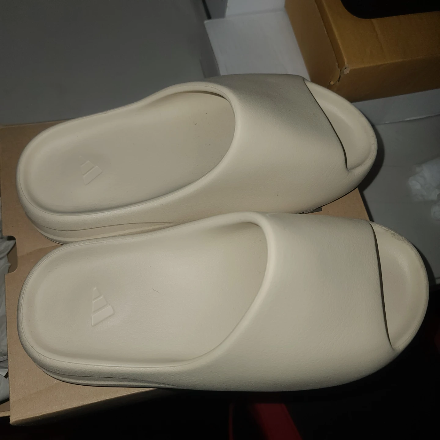 Adidas Yeezy Slide "Bone" Size 10 - photo 2