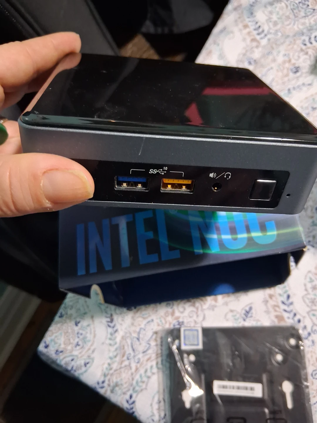 Intel NUC Mini PC with Optane Memory