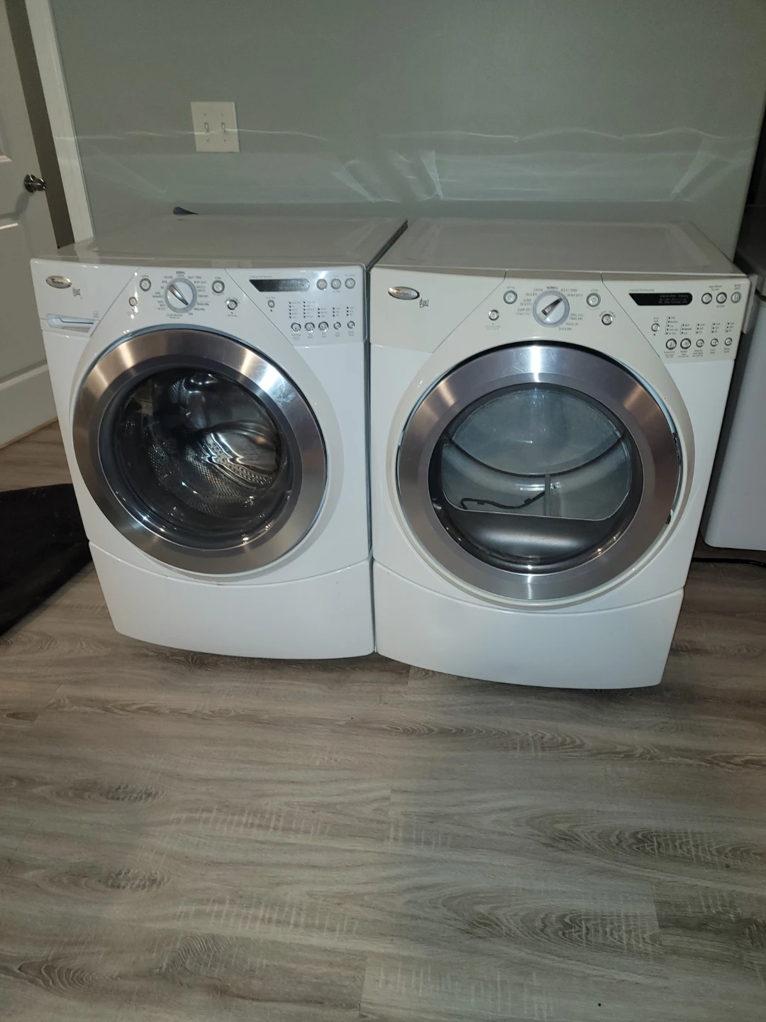 Whirlpool Washer and Dryer Set