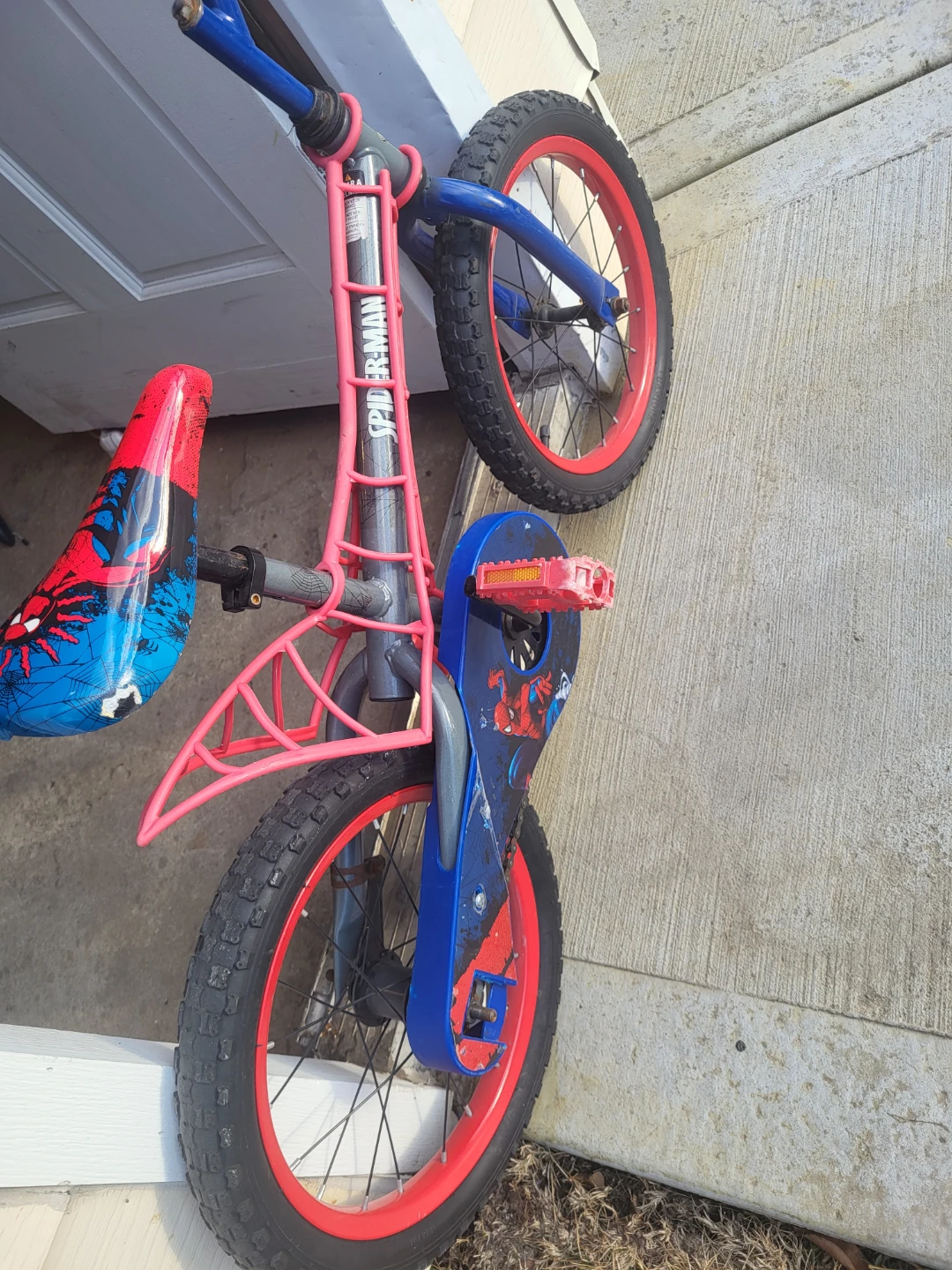 Spider-Man Kids Training Bike - photo 2