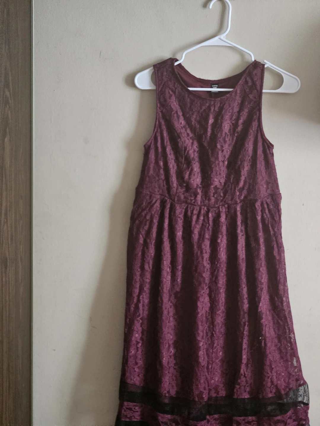 Burgundy Lace Dress with Black Trim - photo 2