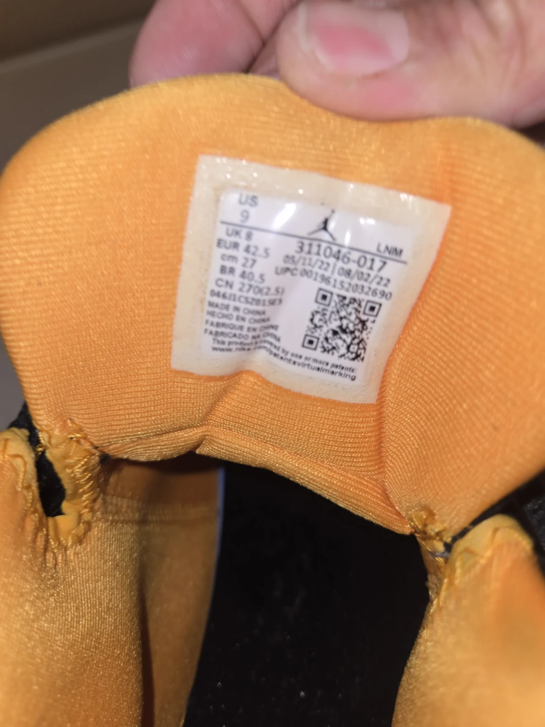 Jordan Shoes size 9 Black Yellow - photo 5
