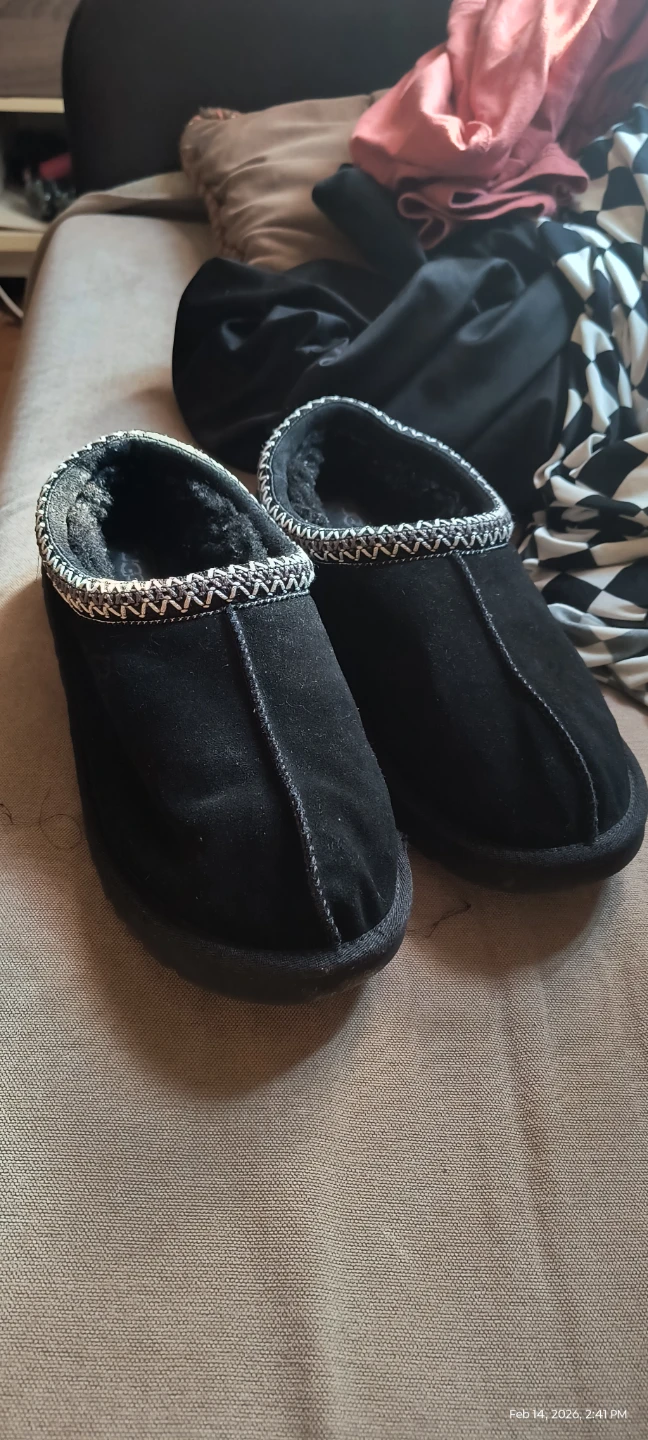 UGG Black  Slippers men and womens. - photo 2